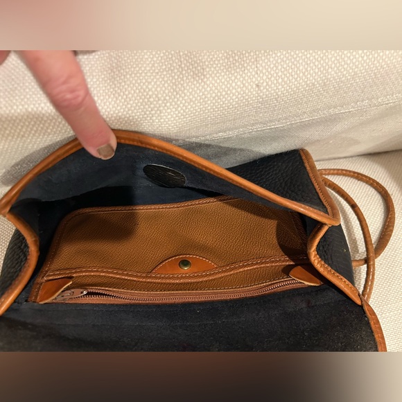 DOONEY & BOURKE USA Navy Vintage All Weather Leather Crossbody Envelope Purse - Picture 5 of 10